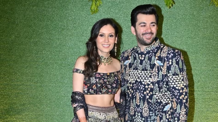 karan deol wife