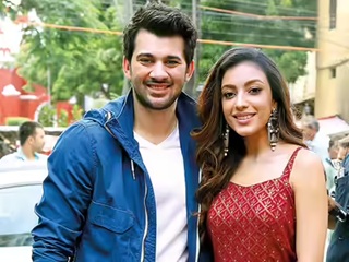 karan deol wife