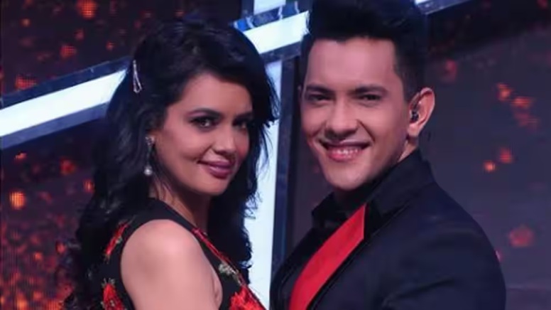 aditya narayan wife