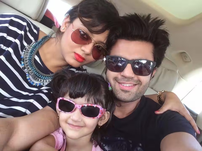 manish paul wife